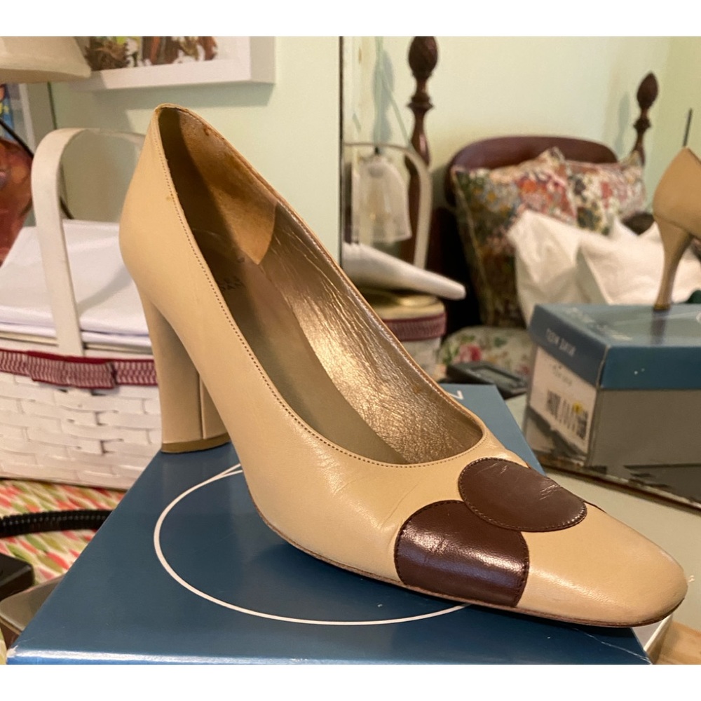 Vintage-ish Charles Jourdan camel and brown heels, size 10